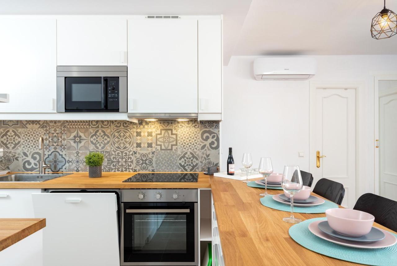 Beachfront Seaview Apartment In Los Boliches By Costarentals - Ref 141 Fuengirola Exterior foto